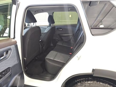 Certified 2023 Nissan Rogue SV image 18