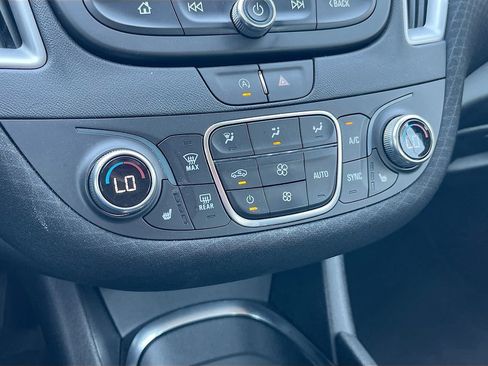 Used 2025 Chevrolet Malibu LT FWD image 15