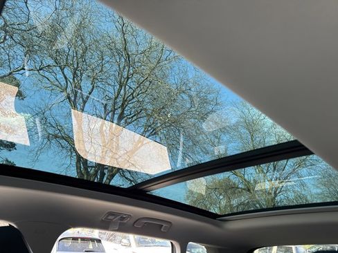 New 2025 Volkswagen Taos SEL image 24