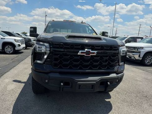 Used 2024 Chevrolet Silverado 2500 ZR2 w/ ZR2 Bison Edition AWD/4WD image 3