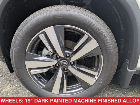 Certified 2024 Nissan Rogue SL image 10