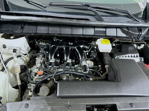 Used 2024 Nissan Pathfinder SV AWD/4WD image 33