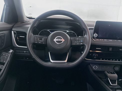 Used 2023 Nissan Rogue SL FWD image 18