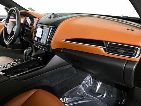 Used 2022 Maserati Levante GT image 23