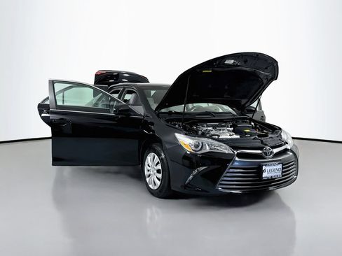 Used 2015 Toyota Camry LE FWD image 17