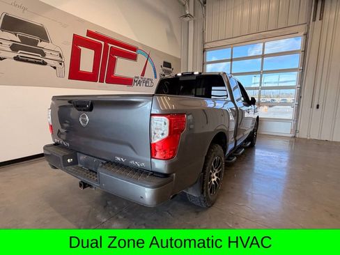 Used 2021 Nissan Titan SV w/ SV Convenience Package image 3