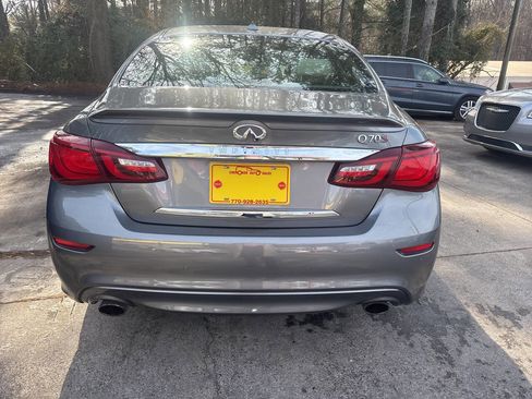 Used 2018 INFINITI Q70 Luxe w/ Sport Package image 6
