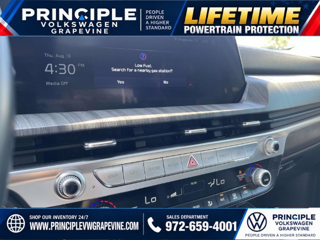 Used 2024 Kia Telluride EX w/ EX Captain's Chair Package FWD image 19