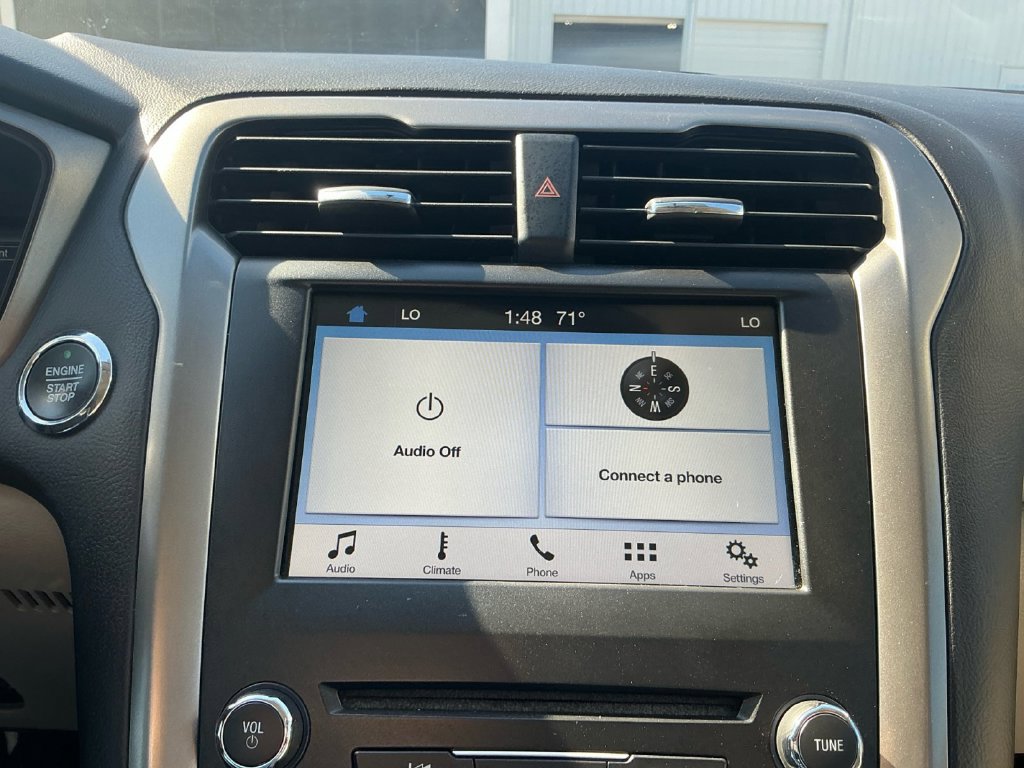 Used 2018 Ford Fusion SE w/ Fusion SE Technology Package FWD image 26