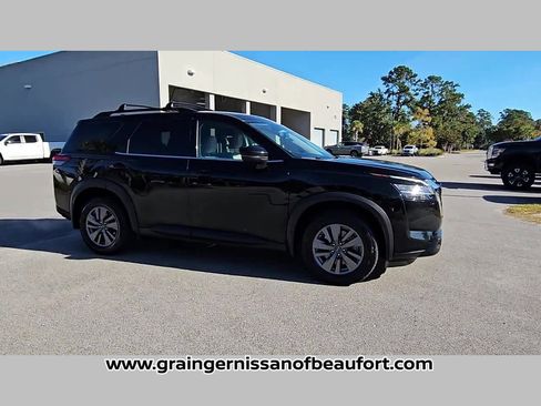 Used 2022 Nissan Pathfinder SV image 34