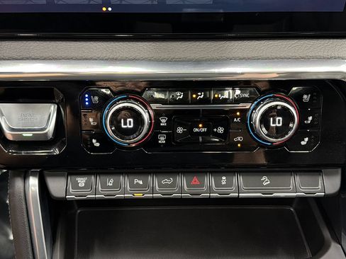 Used 2026 GMC Sierra 3500 Denali w/ Denali Reserve Package AWD/4WD image 25