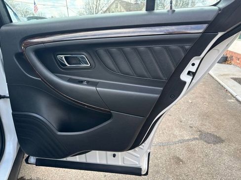 Used 2013 Ford Taurus Limited image 19