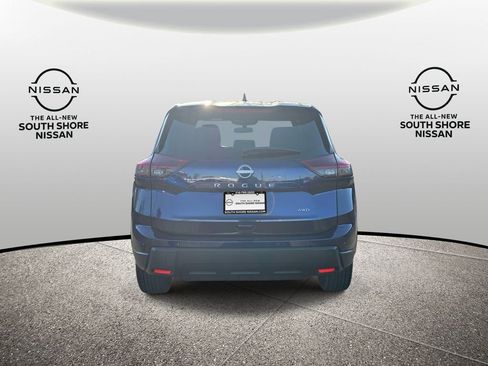 Used 2025 Nissan Rogue SV image 6
