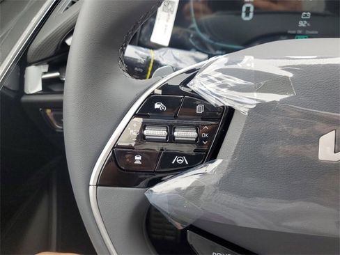 New 2025 Kia Niro EX Touring image 25