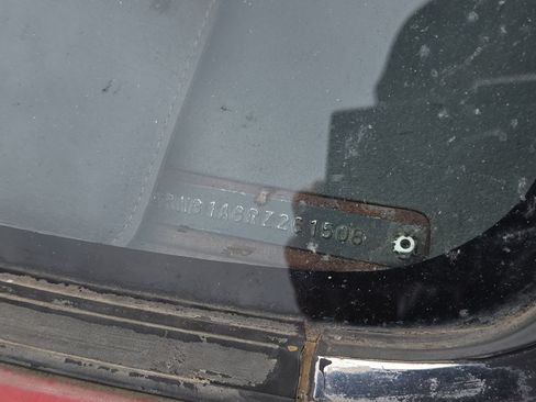 Used 1994 Toyota Pickup 2WD Regular Cab image 3