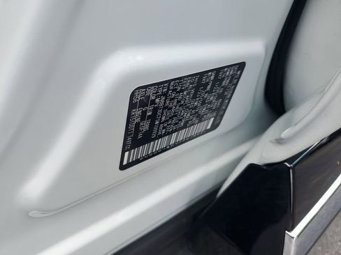 Used 2025 Nissan Rogue Platinum FWD image 29