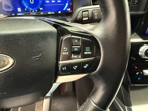 Used 2023 Ford Explorer Platinum w/ Technology Package image 22