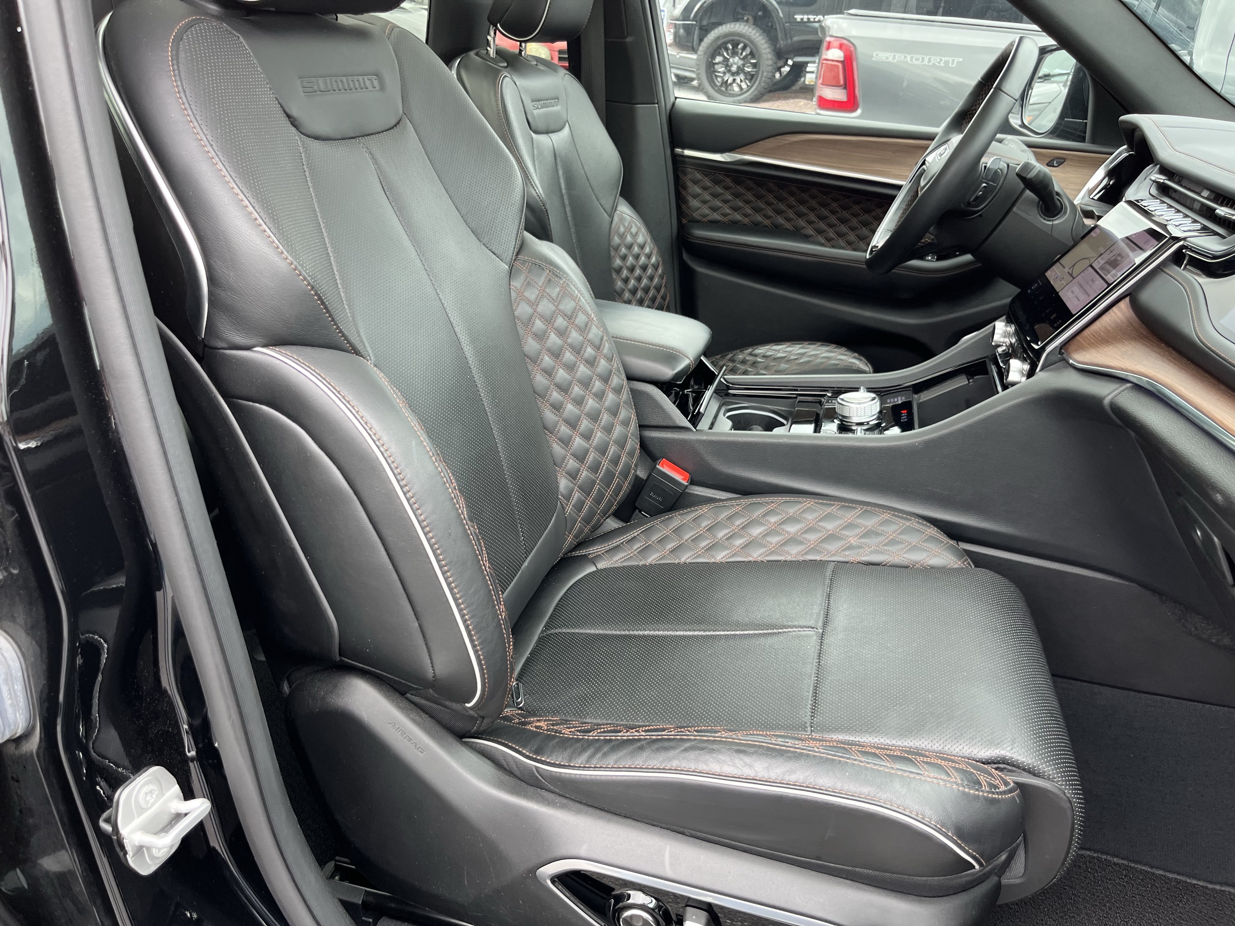 Used 2023 Jeep Grand Cherokee Summit w/ Advanced Protech Group IV AWD/4WD image 3