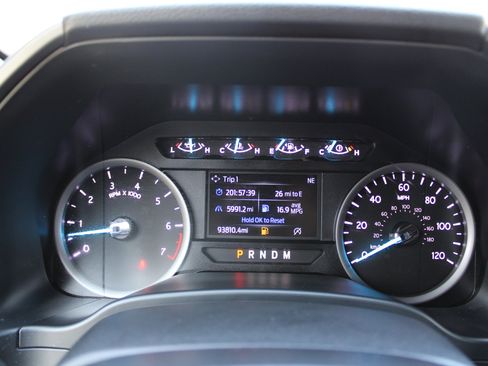 Used 2020 Ford Expedition XLT image 21