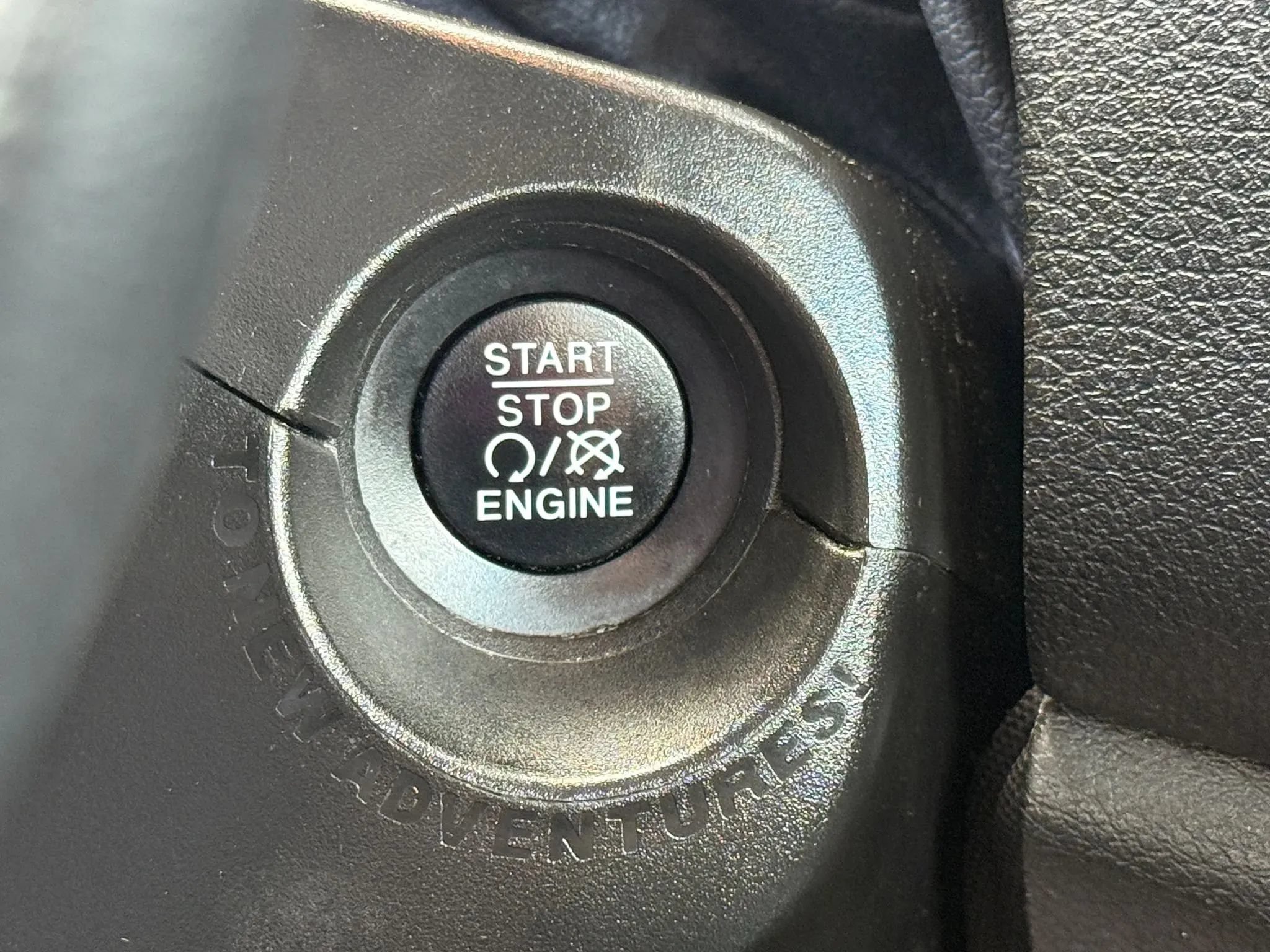 Used 2018 Jeep Renegade Latitude w/ Cold Weather Group AWD/4WD image 25