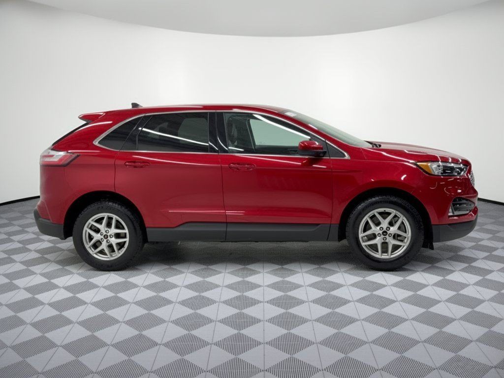 Used 2024 Ford Edge SEL w/ Convenience Package AWD/4WD image 8
