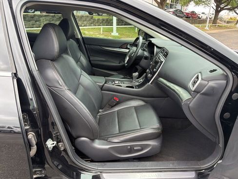 Used 2022 Nissan Maxima SV w/ Floor Mat Group image 32