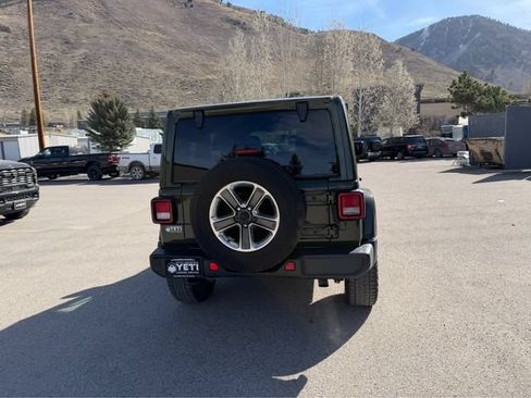 Used 2023 Jeep Wrangler Unlimited Sahara AWD/4WD image 11