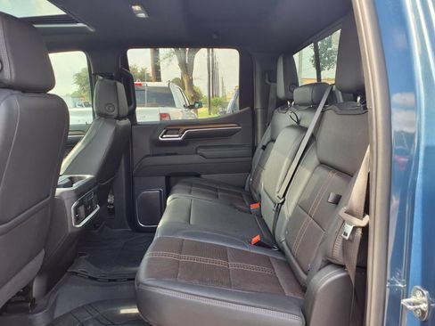 Used 2024 Chevrolet Silverado 1500 High Country w/ High Country Premium Package AWD/4WD image 19