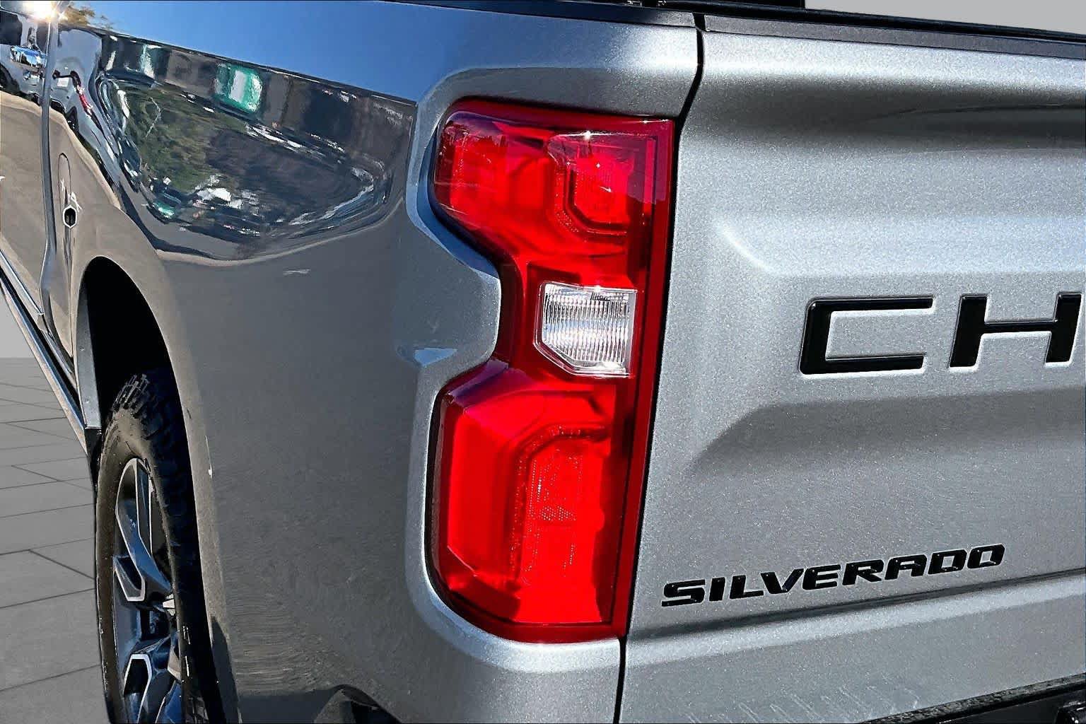 Used 2025 Chevrolet Silverado 1500 High Country AWD/4WD image 28