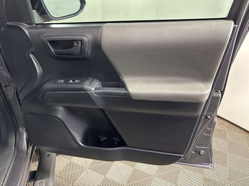 Used 2019 Toyota Tacoma SR w/ SR Convenience Package RWD image 13