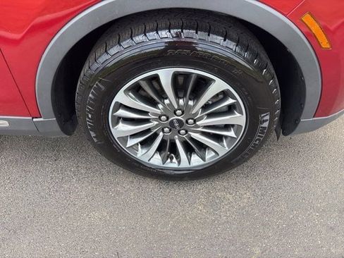 Used 2019 Lincoln Nautilus Select AWD/4WD image 43