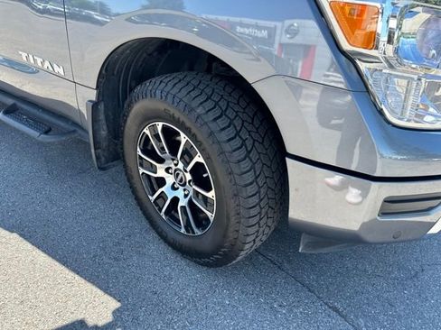 Certified 2024 Nissan Titan SV w/ SV Convenience Package AWD/4WD image 11