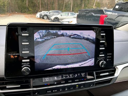 Certified 2024 Toyota Sienna XLE image 27