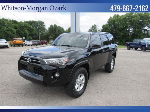 Used 2023 Toyota 4Runner SR5 AWD/4WD image 3