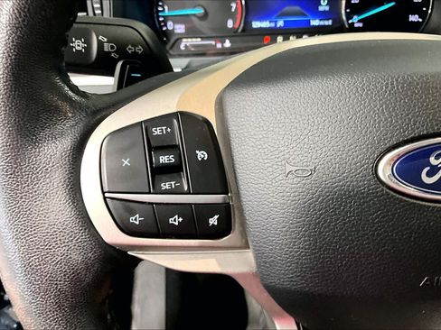 Used 2020 Ford Explorer XLT RWD image 23