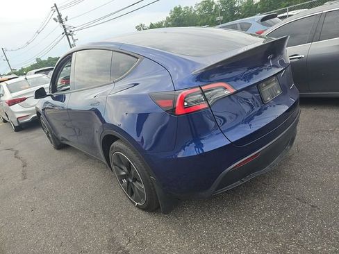 Used 2023 Tesla Model Y AWD image 3