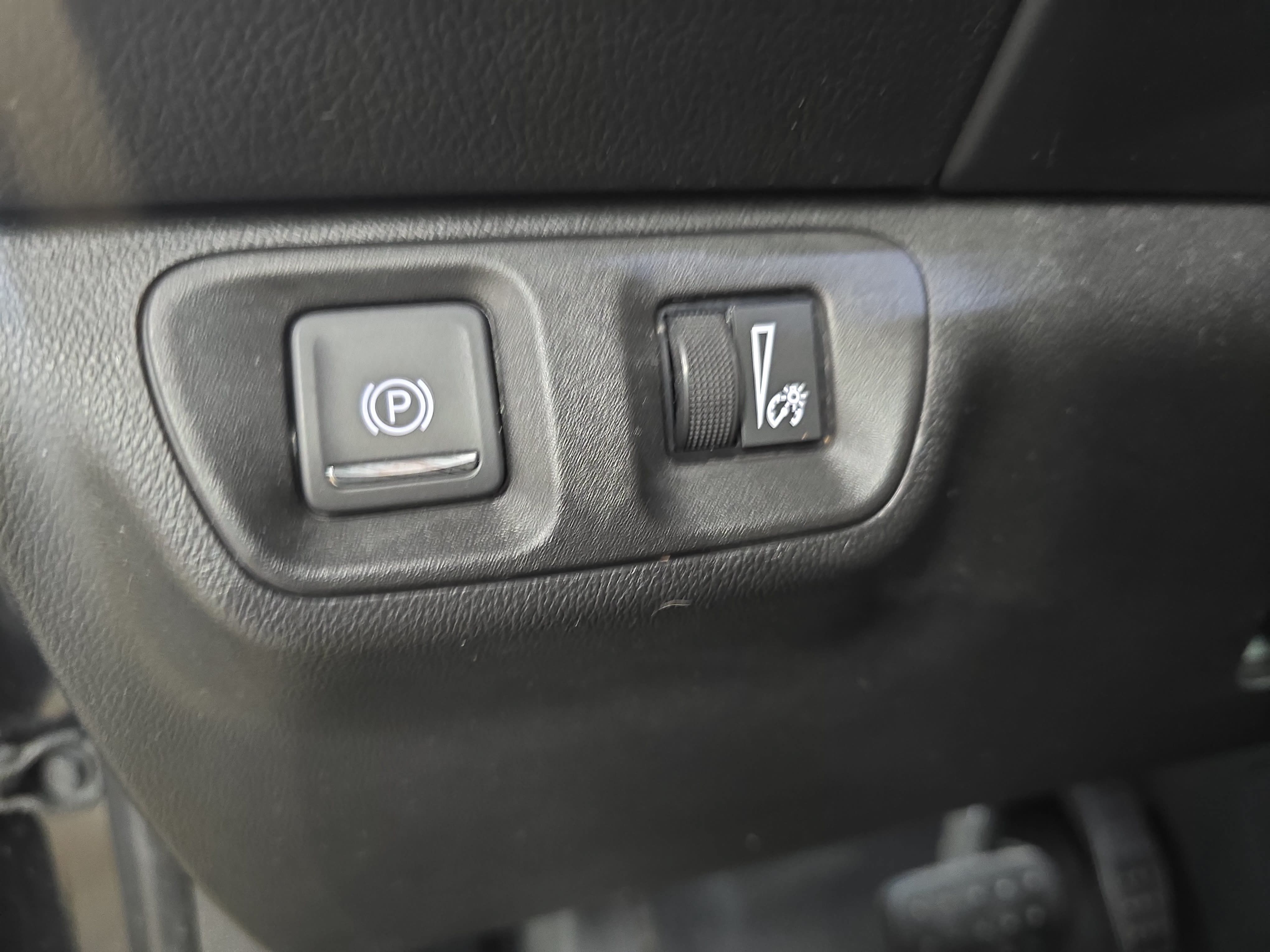 Used 2020 GMC Acadia AT4 w/ Trailering Package AWD/4WD image 23