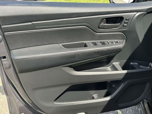Used 2023 Honda Odyssey EX-L image 13