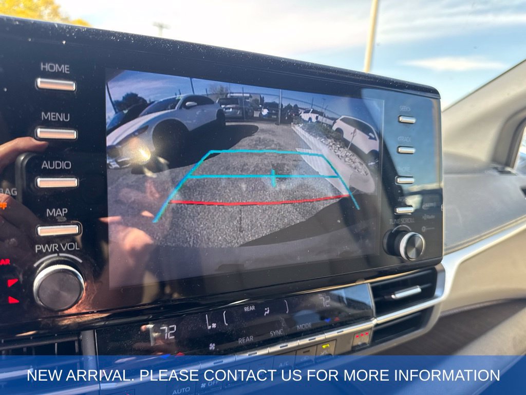 Used 2023 Toyota Sienna XLE FWD image 16