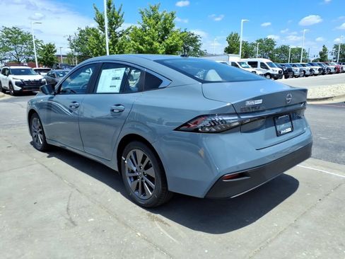 New 2026 Nissan Sentra SL w/ Floor Mat Package FWD image 6