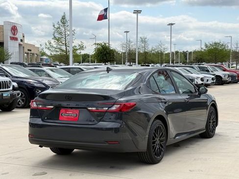 Used 2026 Toyota Camry LE FWD image 5