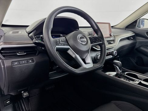 Used 2024 Nissan Altima 2.5 SV image 22