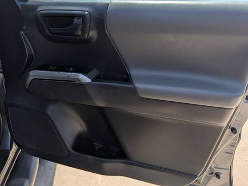 Used 2023 Toyota Tacoma SR5 AWD/4WD image 31