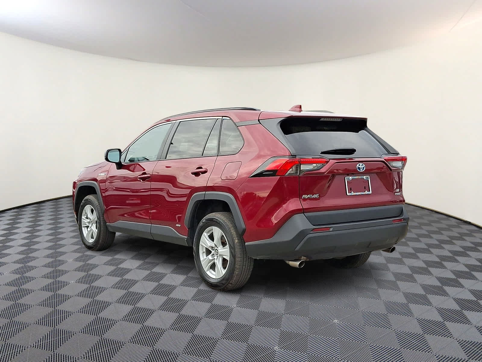 Certified 2020 Toyota RAV4 LE w/ Carpet Mat Package AWD/4WD image 7