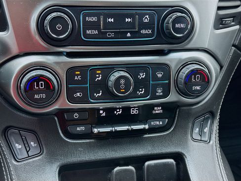 Used 2017 Chevrolet Suburban LT w/ Luxury Package image 12