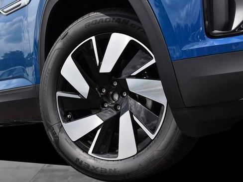 New 2026 Volkswagen Atlas Cross Sport SE FWD image 3