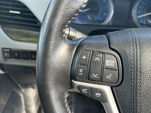 Used 2015 Toyota Sienna XLE w/ XLE Navigation Package AWD/4WD image 30
