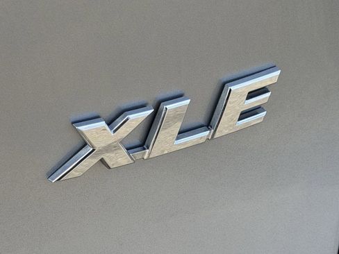 Used 2023 Toyota RAV4 XLE FWD image 11