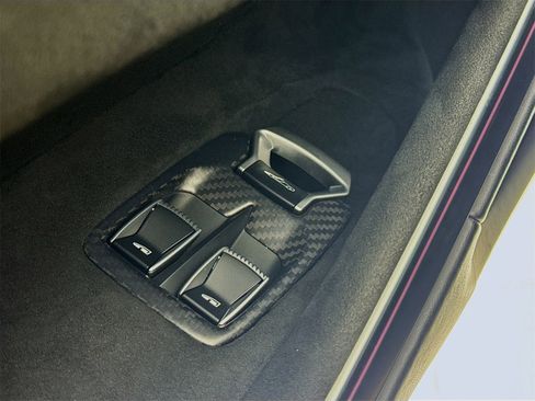 Used 2025 McLaren Artura Performance image 16