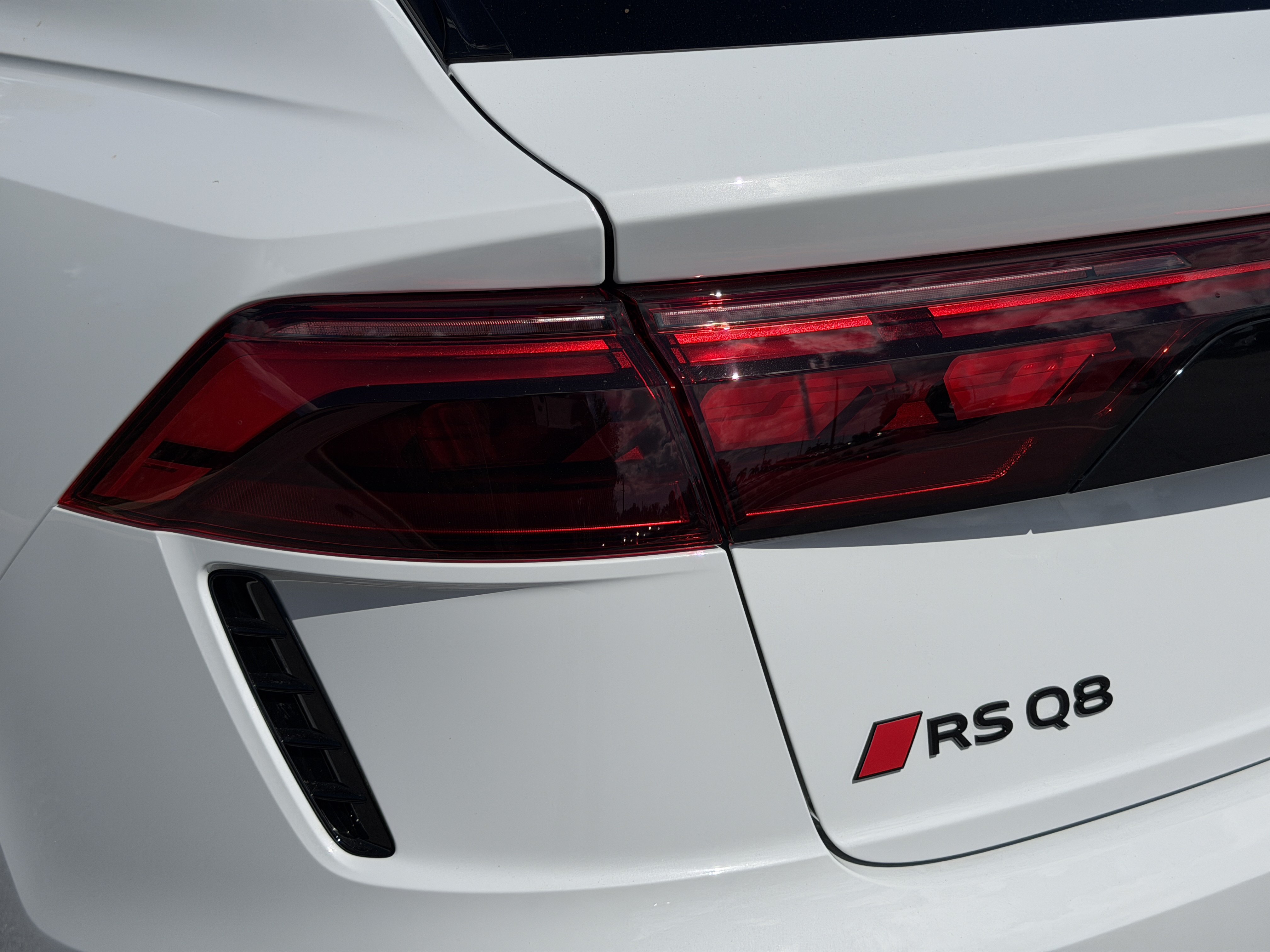 New 2027 Audi RS Q8 performance AWD/4WD image 10